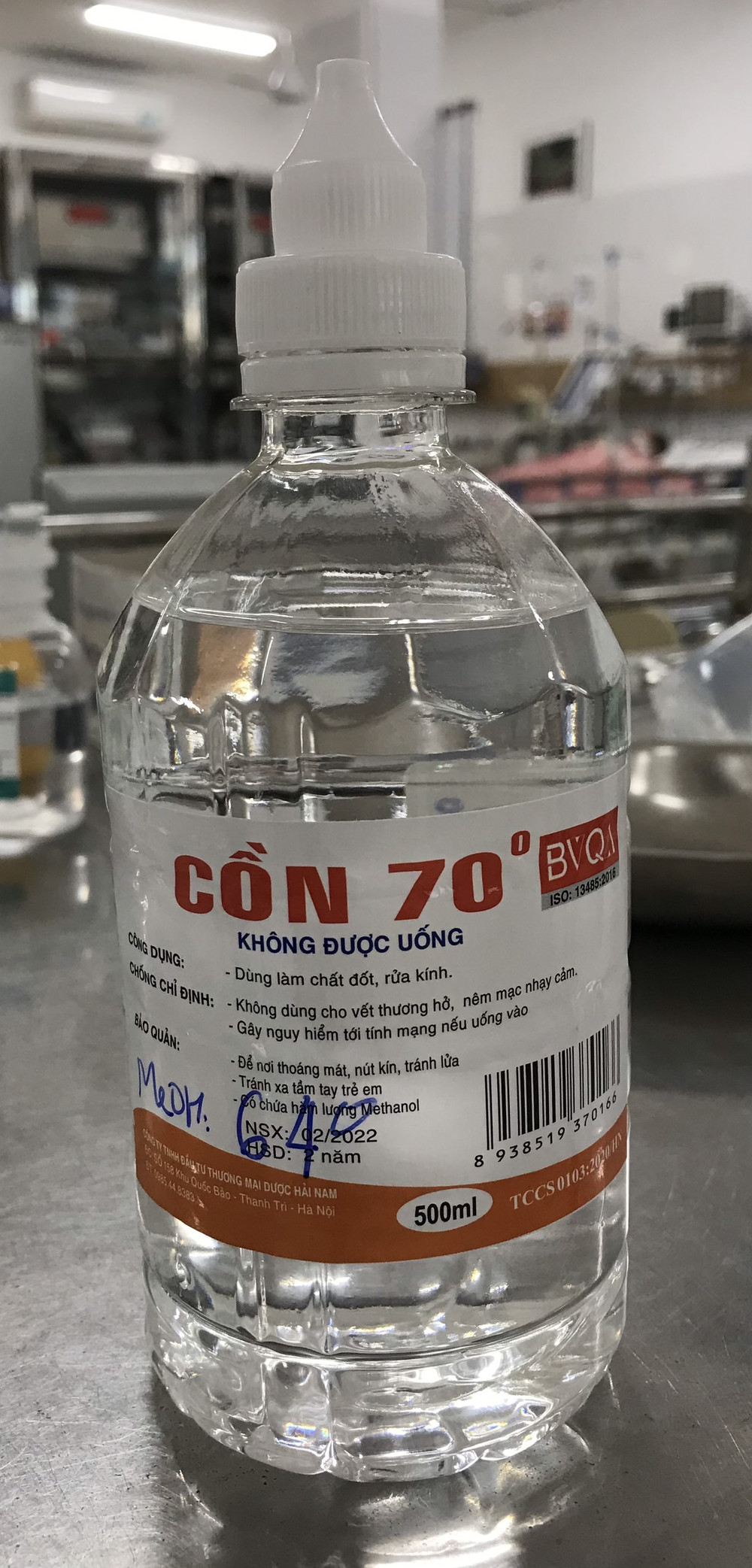 Cảnh báo về cồn công nghiệp độc hại được bán tại các nhà thuốc ảnh 1