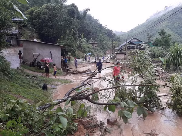 Thanh Hóa: Tạm thời cho học sinh nghỉ học sau sự cố sập trường ảnh 1