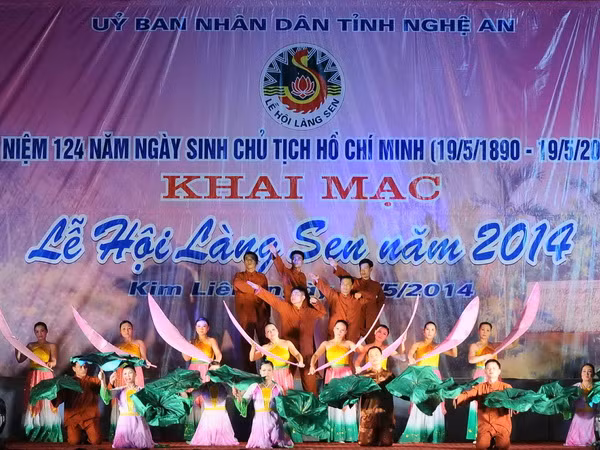 Khai mạc lễ hội Làng Sen kỷ niệm ngày sinh Chủ tịch Hồ Chí Minh ảnh 1
