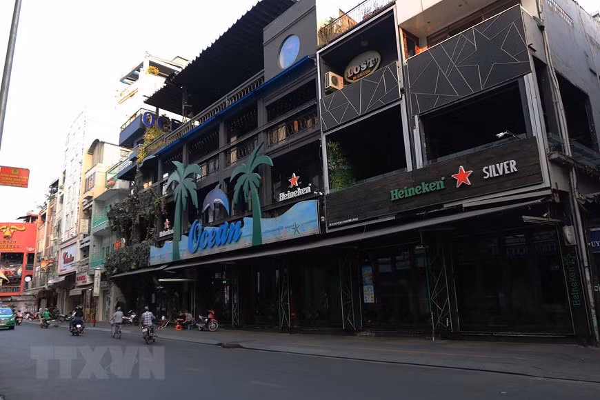 TP.HCM tiếp tục tạm dừng hoạt động vũ trường, quán bar, karaoke ảnh 1
