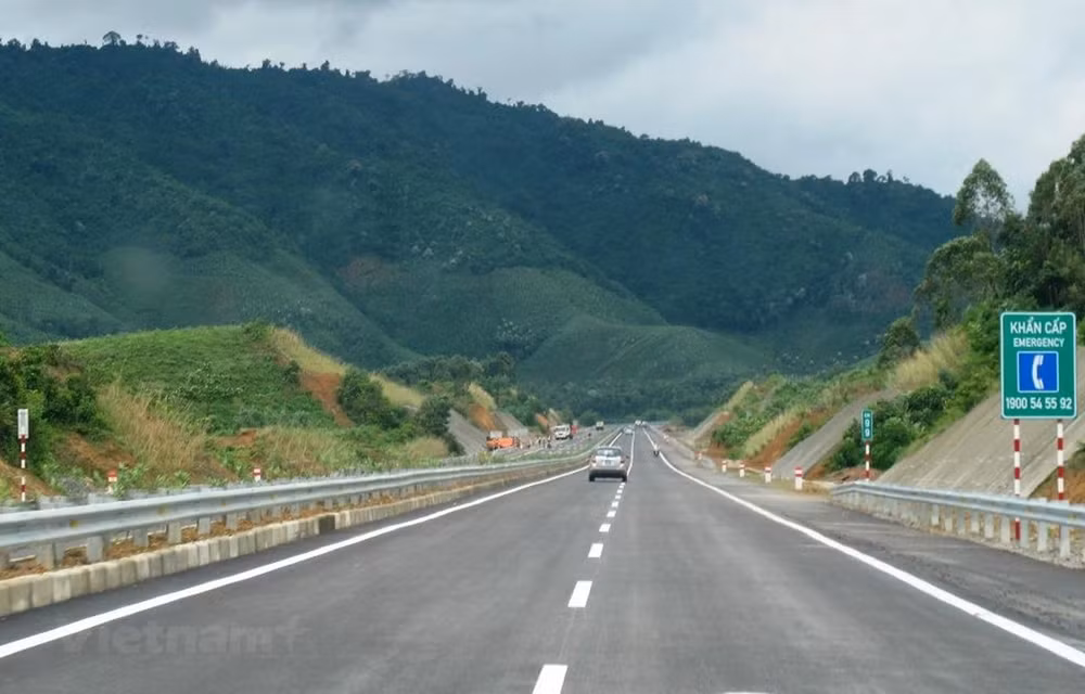 Bộ GTVT chốt hoàn thành toàn bộ Cao tốc Cam Lộ-La Sơn trước 31/3 ảnh 1
