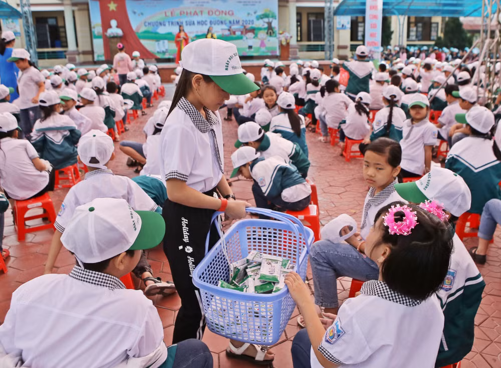 Tỉnh Hà Nam phát động chương trình sữa học đường năm học 2020-2021 ảnh 3