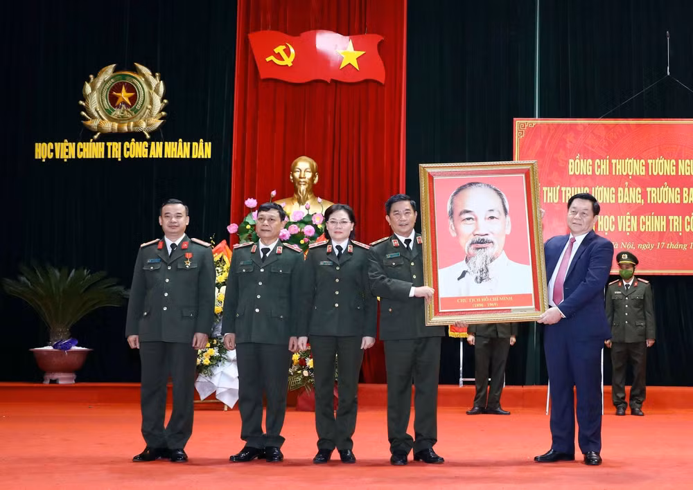 Trưởng Ban Tuyên giáo TW: Nguồn lực con người là quan trọng nhất ảnh 2