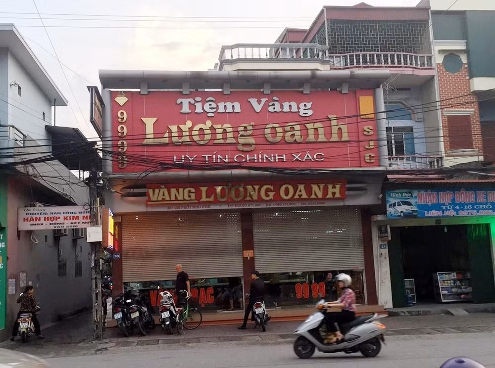 Quảng Ninh: Truy tìm đối tượng sử dụng súng cướp tiệm vàng ảnh 1
