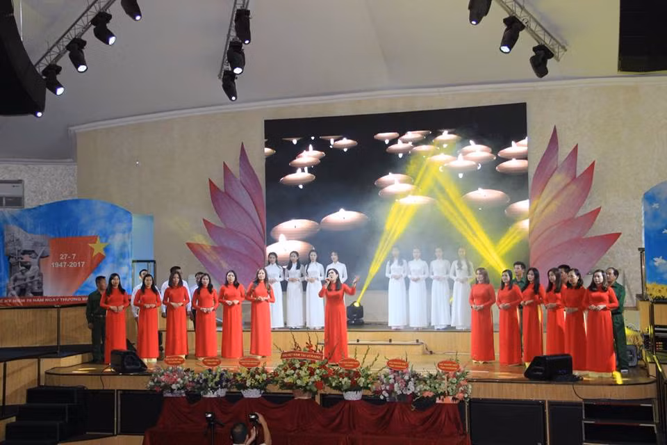 Người Việt tại Ukraine kỷ niệm 70 năm ngày thương binh liệt sỹ ảnh 2