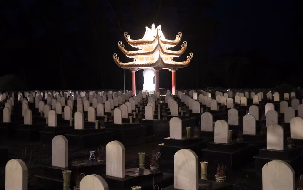 ttxvn_nghia_trang_liet_sy_quoc_gia_truong_son.jpg
