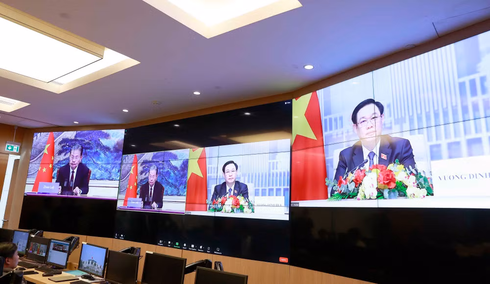 ttxvn_chu_tich_quoc_hoi_vuong_dinh_hue_bat_dau_tham_Trung_quoc_07_5.jpg