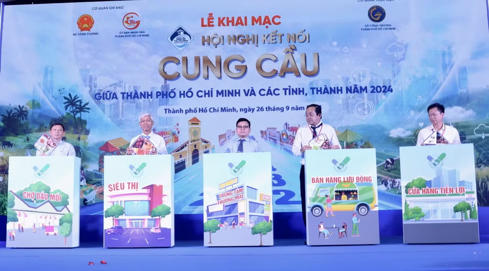 TTXVN_2609 ket noi cung cau TP Ho Chi Minh 2.jpg