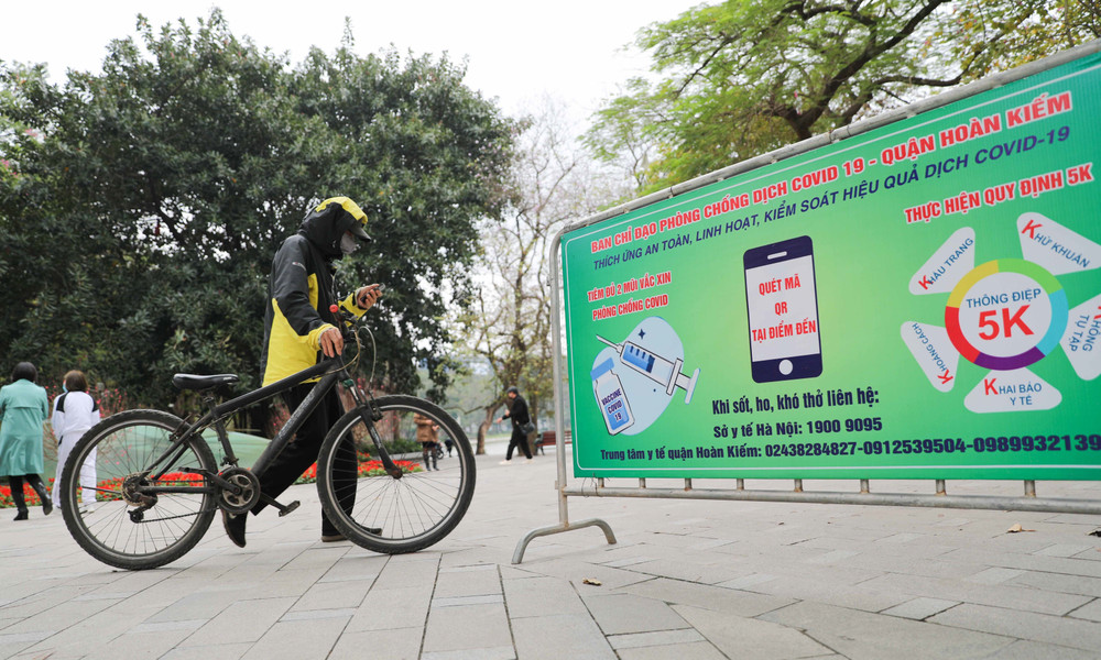 [Photo] Người dân Thủ đô du Xuân không quên thông điệp 5K ảnh 5