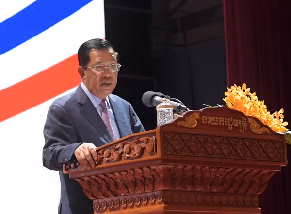 Thủ tướng Campuchia Samdech Hun Sen dẫn đầu đoàn đại biểu dự APEC 2017 ảnh 1