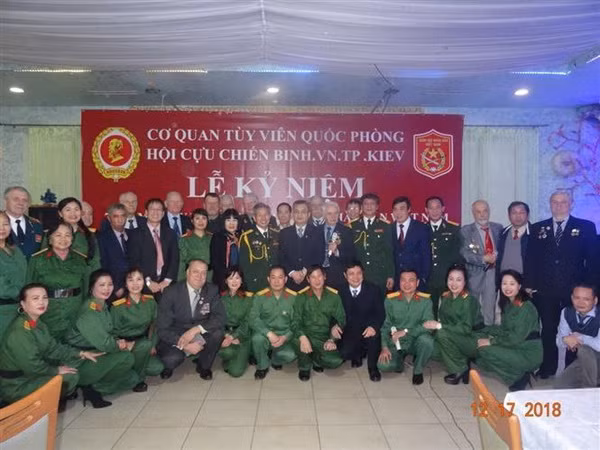 Kỷ niệm 74 năm Ngày thành lập Quân đội Nhân dân Việt Nam tại Ukraine ảnh 1