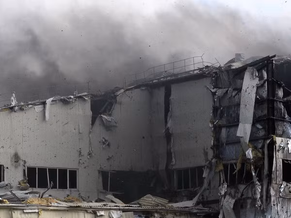 Ukraine: Một vụ nổ kinh hoàng làm rung chuyển thành phố Donetsk ảnh 1