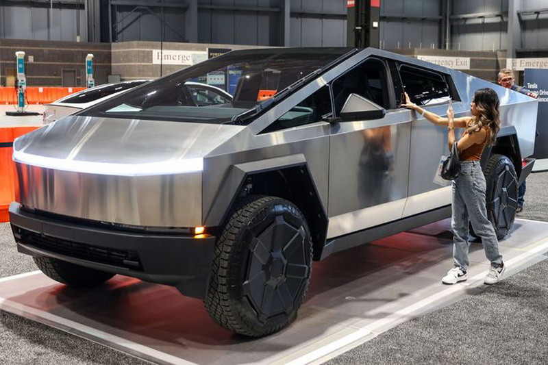 Nhiều đồn đoán về việc Tesla hoãn giao xe Cybertruck | Vietnam+ (VietnamPlus)