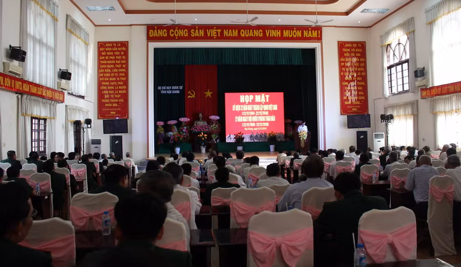 Gặp mặt tướng lĩnh, sỹ quan quân đội nghỉ hưu trên địa bàn TP.HCM ảnh 1