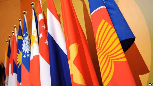 Nhìn lại chặng đường một năm hình thành Cộng đồng ASEAN ảnh 1