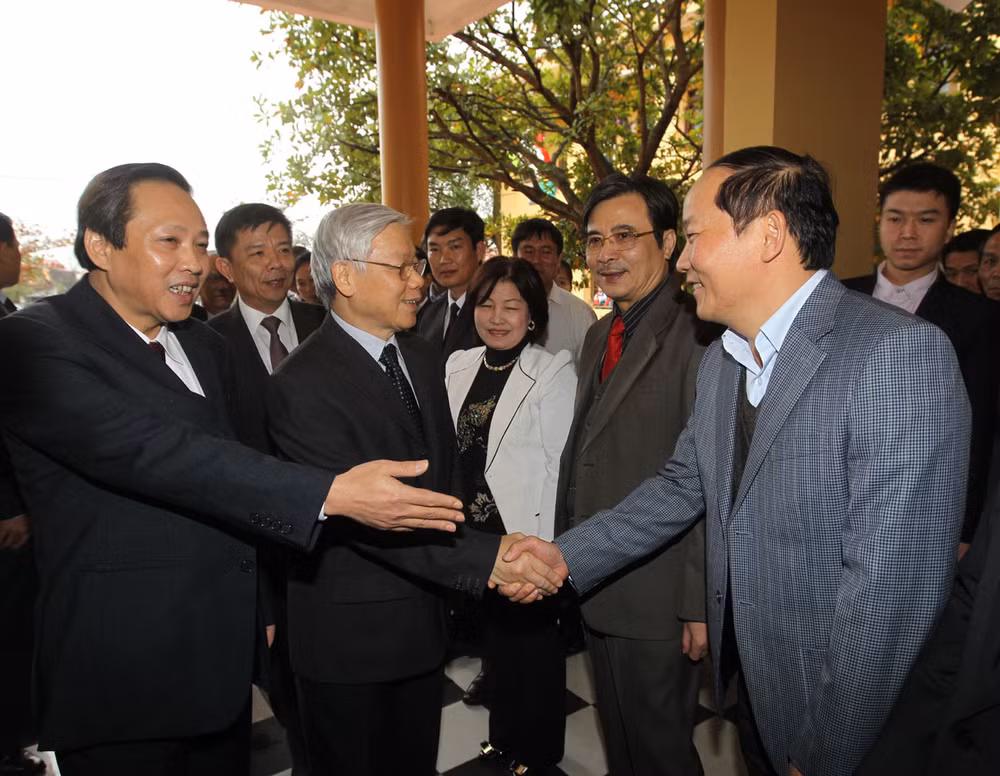 Tổng Bí thư Nguyễn Phú Trọng thăm làm việc tại huyện Lệ Thủy ảnh 1