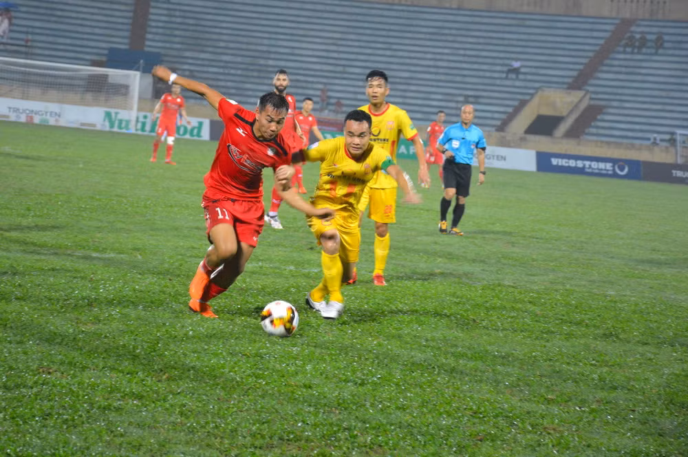 Vòng 5 V-League 2018: Vòng đấu của những bữa tiệc bàn thắng ảnh 2