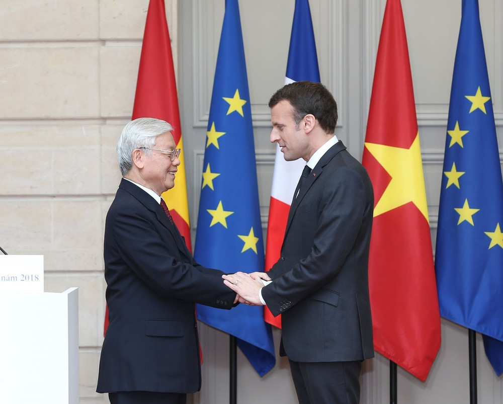 Image hình ảnh hình ảnh hình ảnh hình ảnh Emmanuel Macron - Người Việt tại Pháp khắc ghi hình ảnh của Tổng Bí thư Nguyễn Phú ...