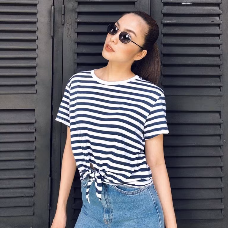 Mỹ nhân Việt và trang phục đẹp như mơ trong chuyến du lịch ngày hè ảnh 4