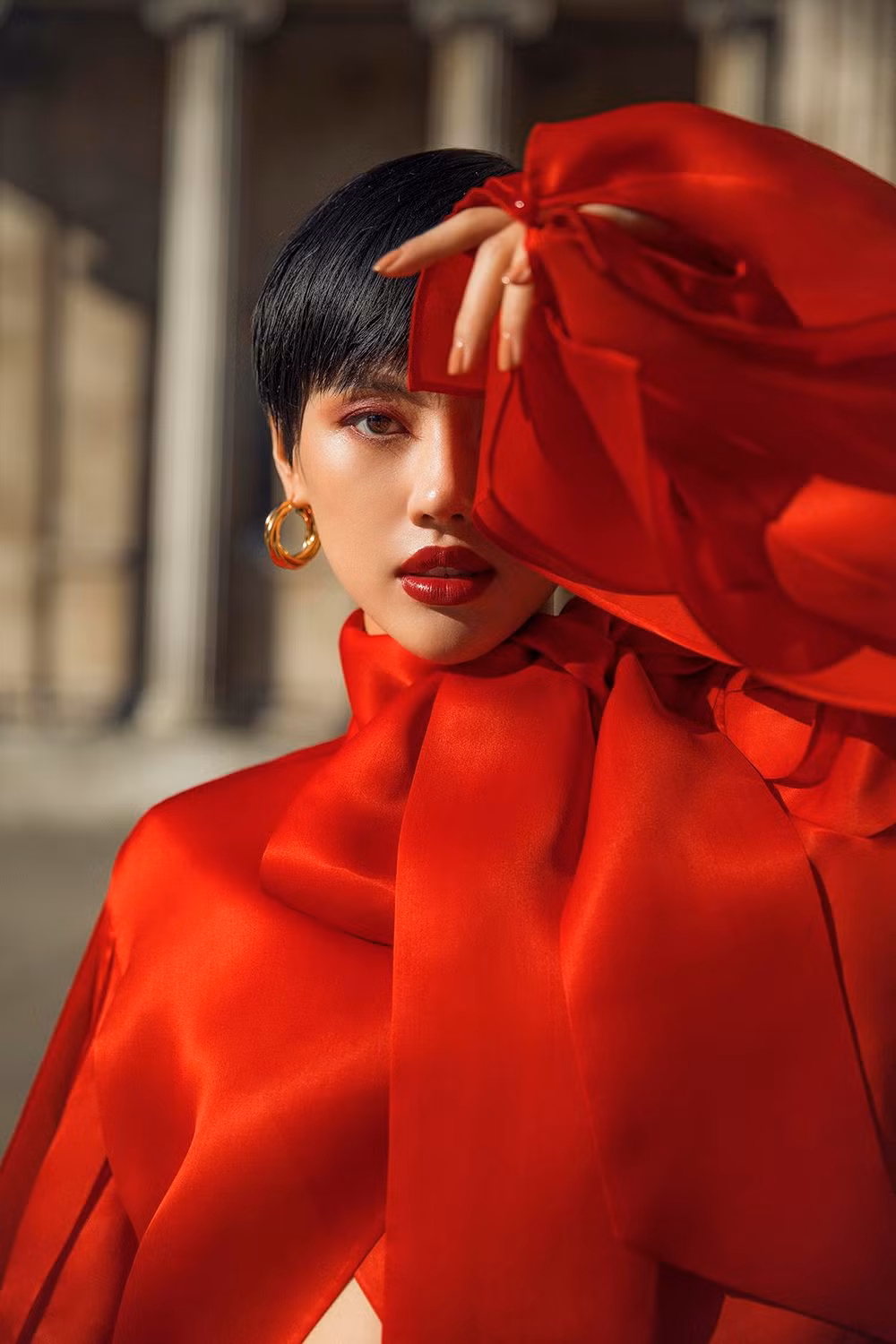 Trần Hùng mang nhung lụa Việt lên sàn diễn London Fashion Week 2019 ảnh 6
