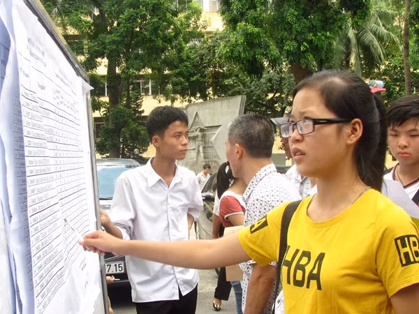 Đại học Kinh tế quốc dân lên tiếng về vụ tăng 30% học phí ảnh 1