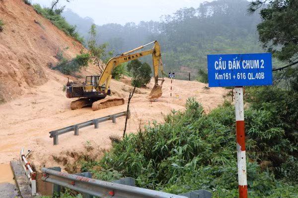 Nứt đồi lan rộng trên địa bàn huyện Tumơrông của tỉnh Kon Tum ảnh 1