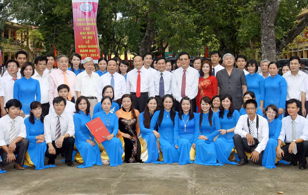 Bài 3: Để có đội ngũ tốt, giáo viên học cách tự ra đề thi ảnh 1