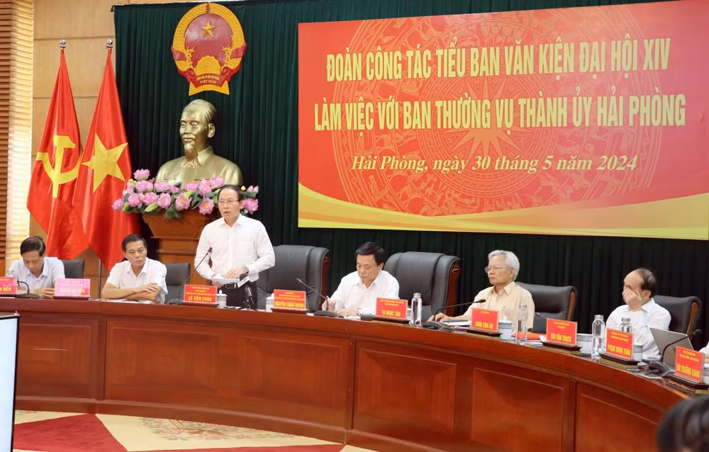 ttxvn_doan_tieu_ban_van_kien_dai_hoi_xiv_cua_dang_lam_viec_voi_thanh_uy_hai_phong_3005-2.jpg