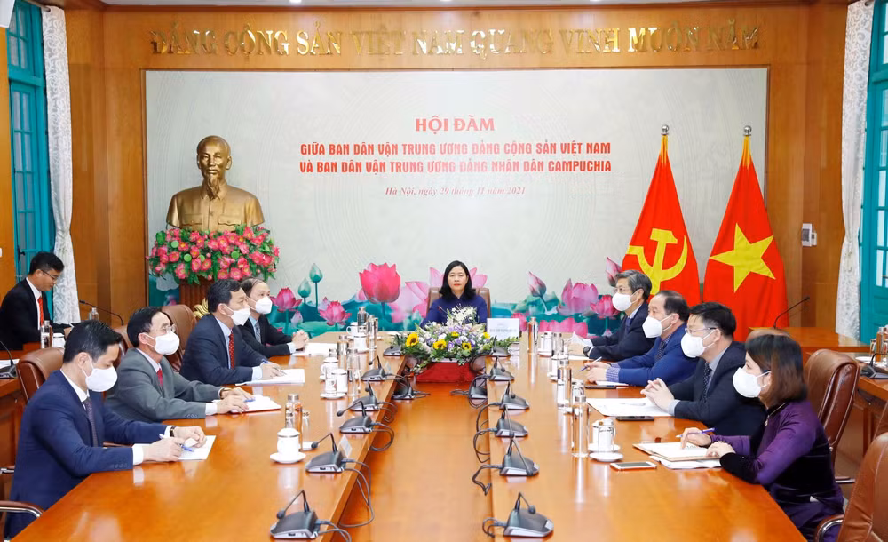 Việt Nam-Campuchia tăng cường hợp tác trong công tác dân vận ảnh 1