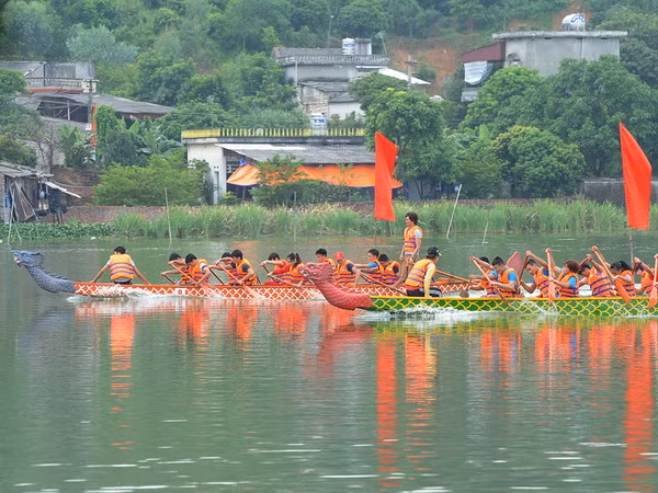 Khai hội mùa Thu Côn Sơn-Kiếp Bạc 2014 tại Hải Dương ảnh 1
