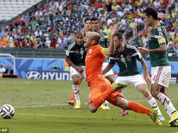 Người hùng và tội đồ tại vòng chung kết World Cup 2014 ảnh 1