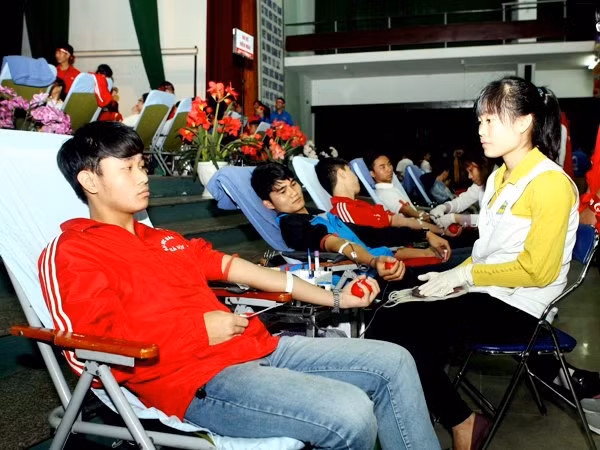 Chủ nhật Đỏ đột phá với kết quả thu được 17.700 đơn vị máu ảnh 1