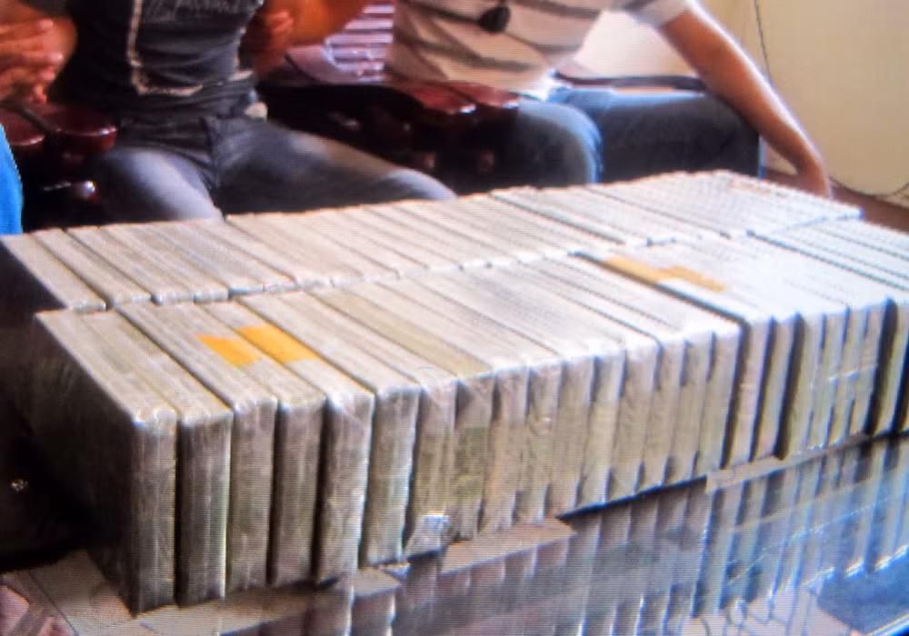 Công an Cao Bằng bắt đối tượng vận chuyển 156 bánh heroin ảnh 1