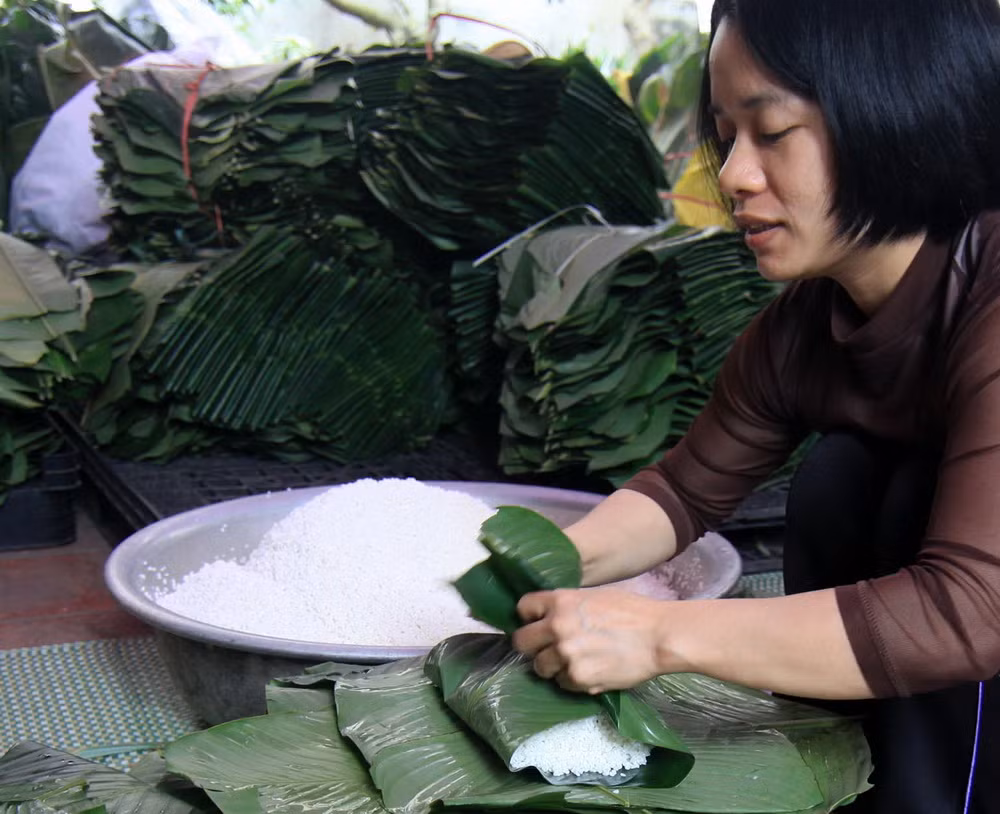 Các làng nghề ở tỉnh Hà Nam rộn ràng chuẩn bị hàng Tết ảnh 1