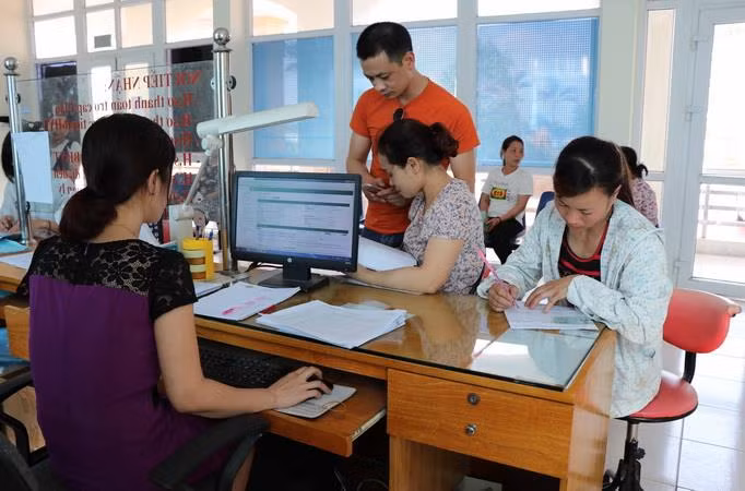Thủ tướng trả lời chất vấn về xử lý nợ đọng bảo hiểm xã hội ảnh 1