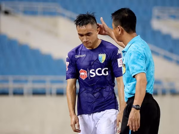 Bàng hoàng vì án phạt 8 trận, Hà Nội FC sẽ kháng án cho Ngọc Đức ảnh 1
