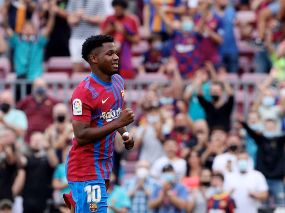 Barcelona chấm dứt chuỗi trận thất vọng bằng chiến thắng tưng bừng ảnh 1