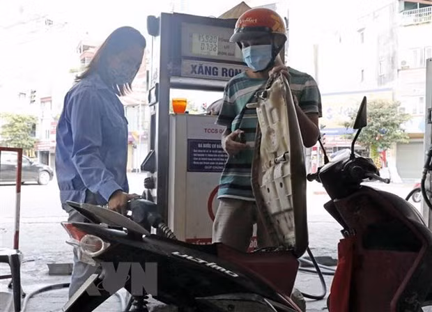 Những giải pháp nào để điều hành giá xăng dầu phù hợp hơn? ảnh 1