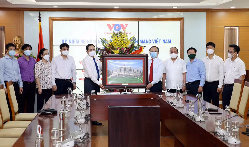 Phó Chủ tịch Thường trực Quốc hội chúc mừng các cơ quan báo chí TW ảnh 1
