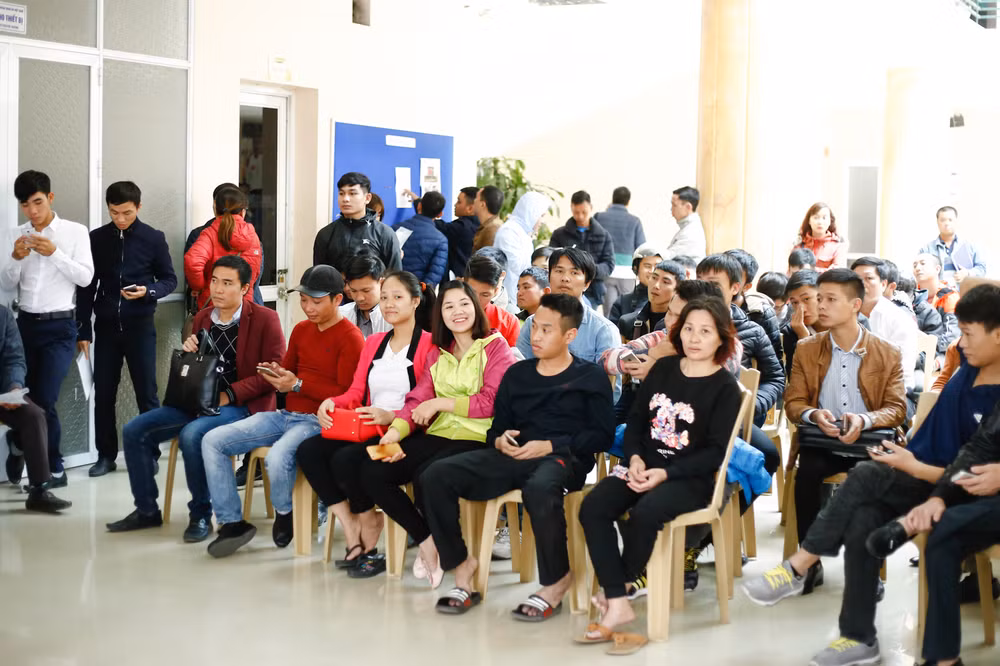 "Cơn sốt" vé trận Việt Nam - Indonesia tại Hà Nội bắt đầu âm ỉ ảnh 2