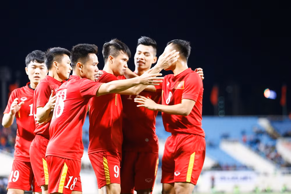 Công Vinh “cảnh cáo” các đàn em về một số sai lầm ở trận gặp Indonesia ảnh 2