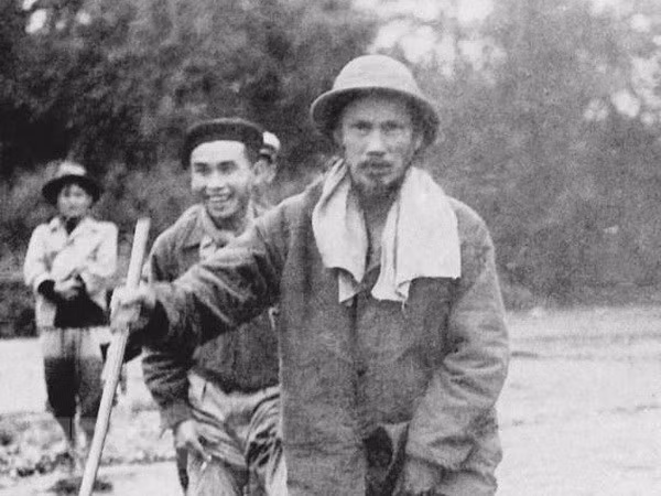 Chủ tịch Hồ Chí Minh - Người làm rạng rỡ non sông, đất nước Việt Nam ảnh 1