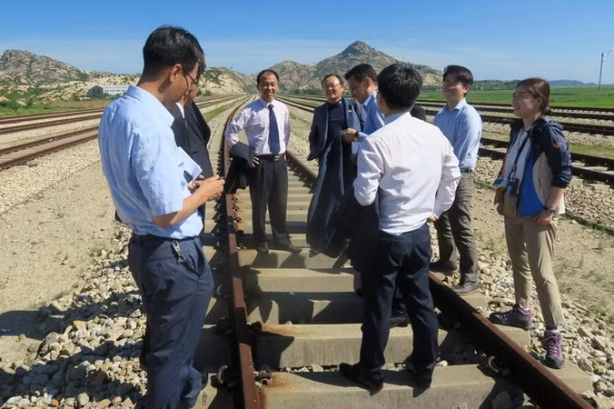 Bắt đầu khảo sát chung đường sắt liên Triều vào cuối tuần này ảnh 1