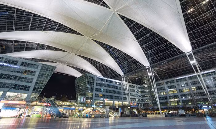 Sân bay Munich sơ tán do người lạ lọt vào sân bay không qua an ninh ảnh 1