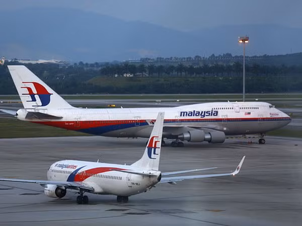 Malaysia Airlines lại hoãn chuyến vì một máy bay bị va chạm ảnh 1