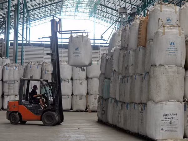 Thái Lan bán thêm 90% số lượng gạo lấy từ các kho dự trữ chính phủ ảnh 1