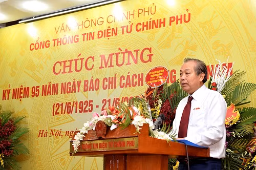 Chính phủ luôn coi trọng và đánh giá cao vai trò của báo chí ảnh 1