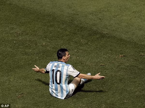 Cận cảnh tình huống bỏ lỡ không tưởng của Lionel Messi ảnh 1