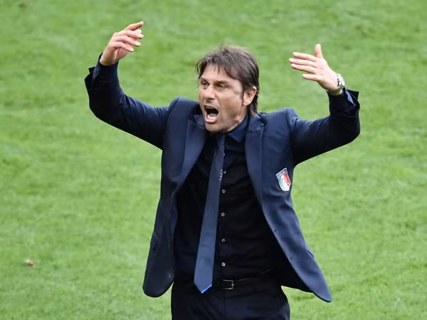 Chelsea thắng trận thứ 11 liên tiếp: Đầu xe lửa Conte ảnh 1