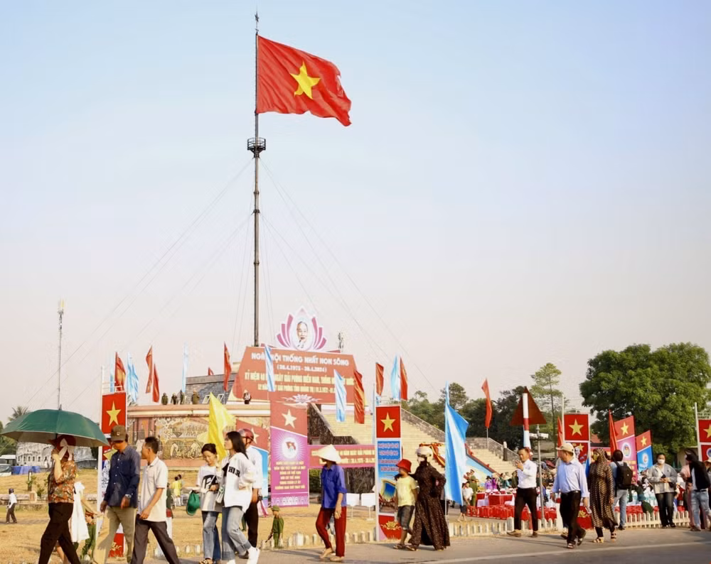 TTXVN_3004thongnhatnonsong3.jpg